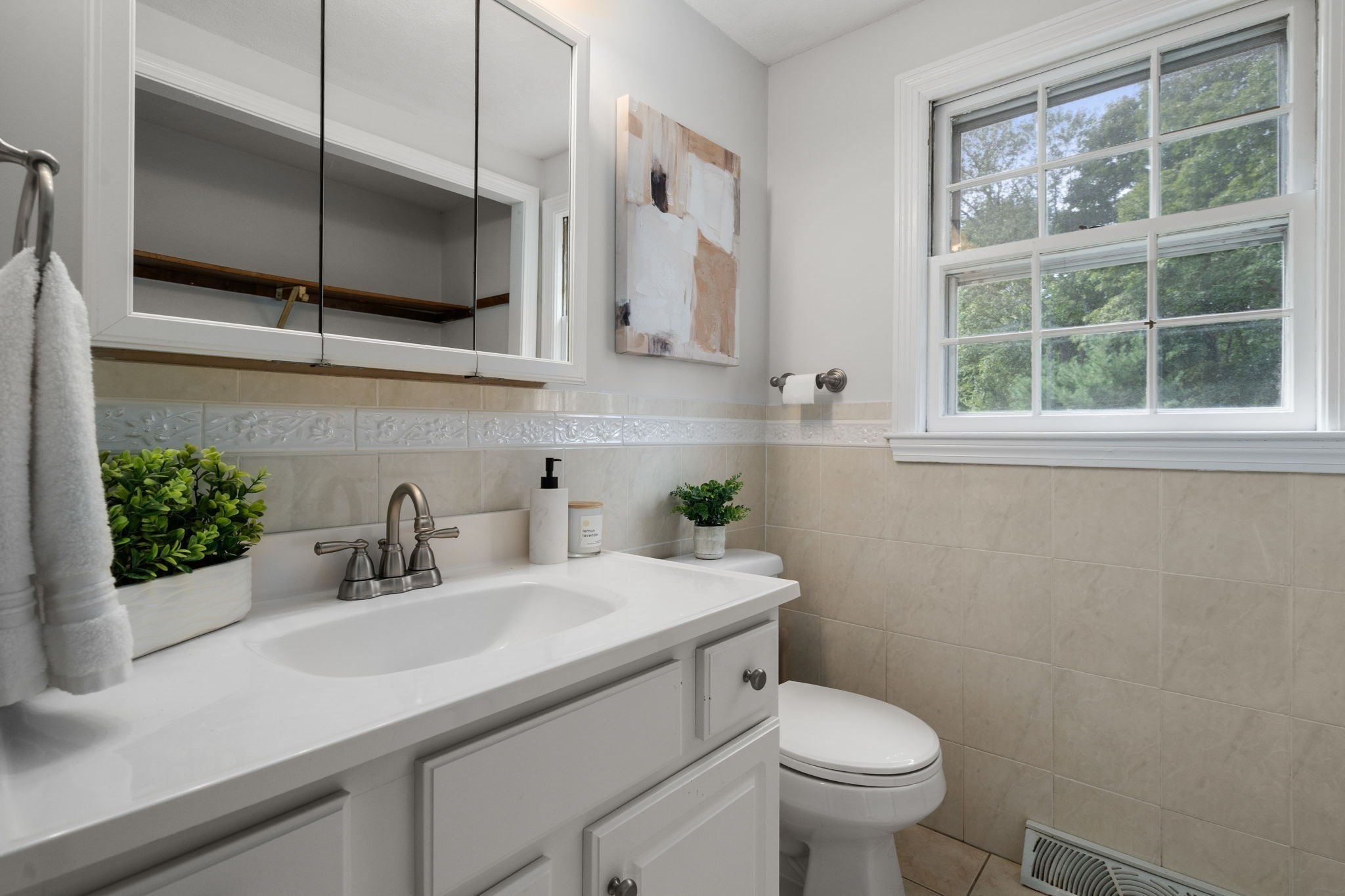 201 Ames Street Property Photo 8
