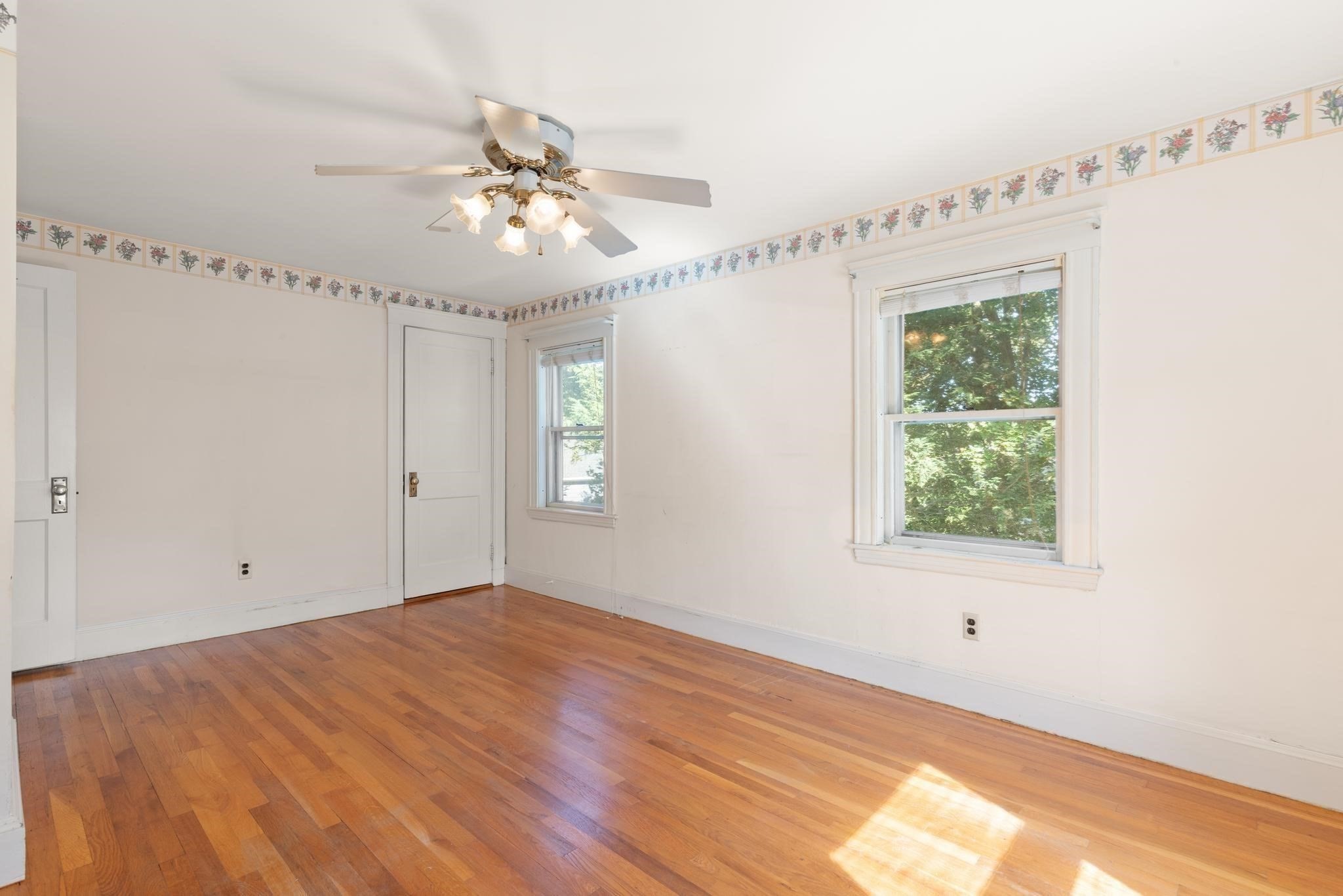 16 Suffolk Street Property Photo 18
