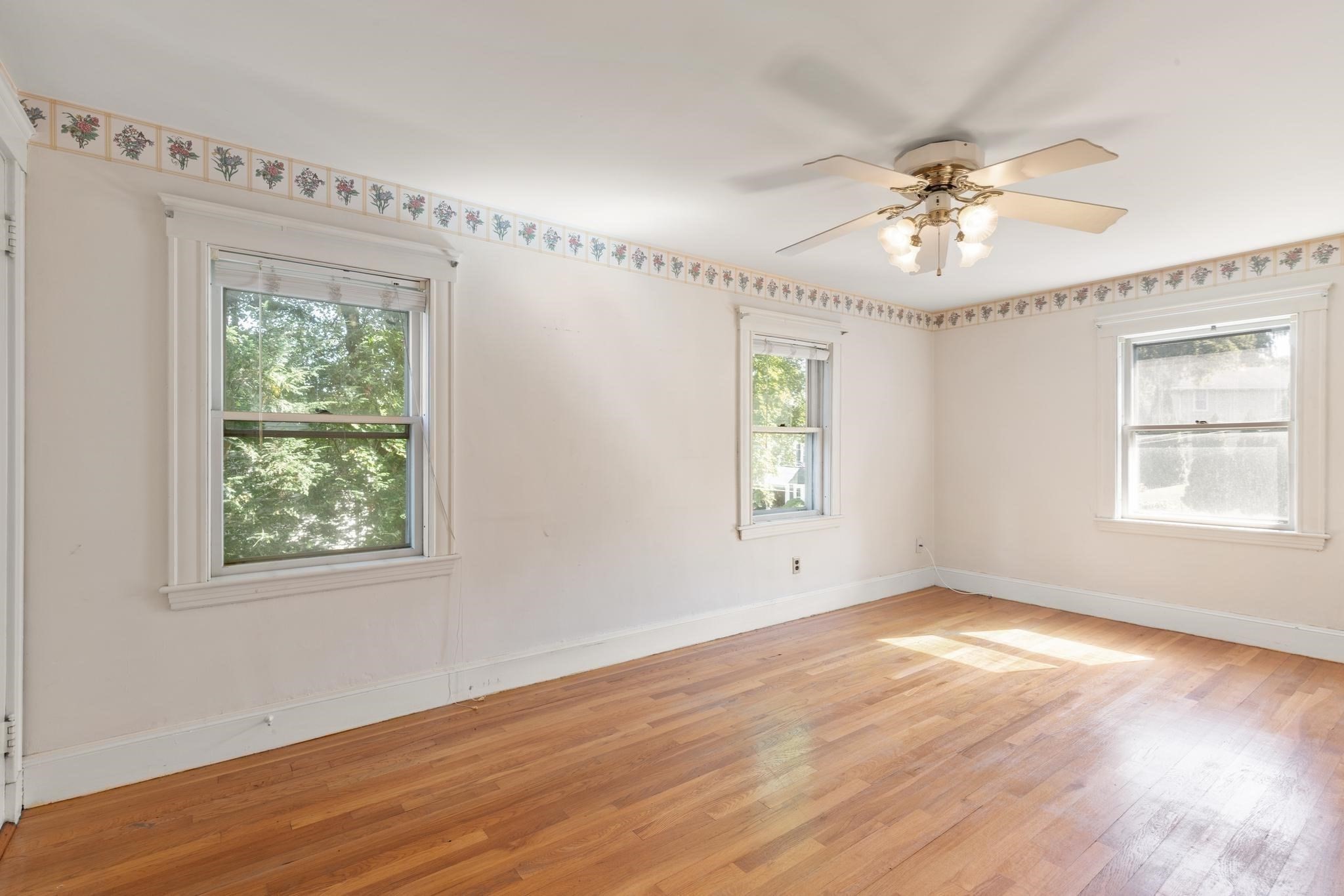 16 Suffolk Street Property Photo 20