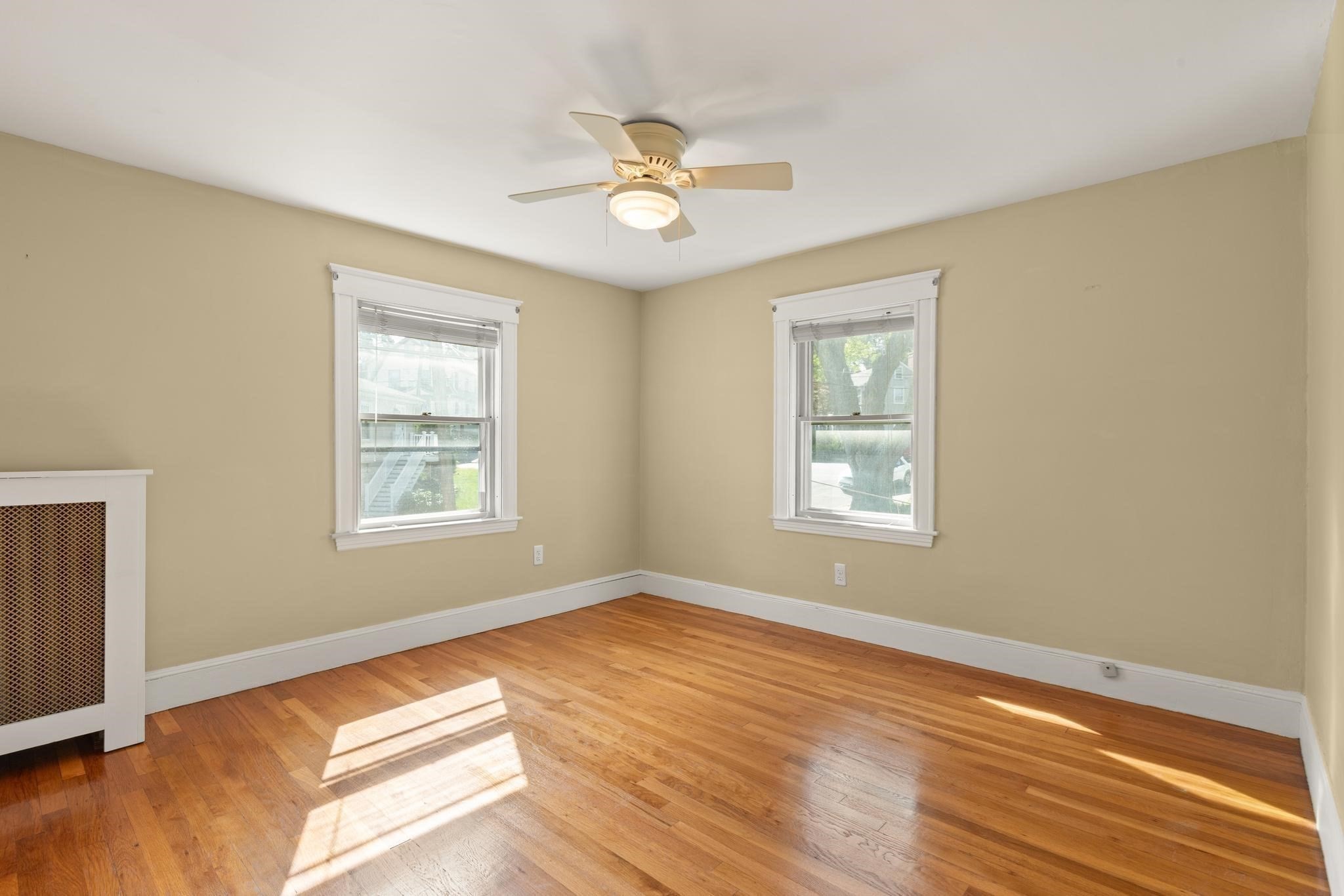 16 Suffolk Street Property Photo 22