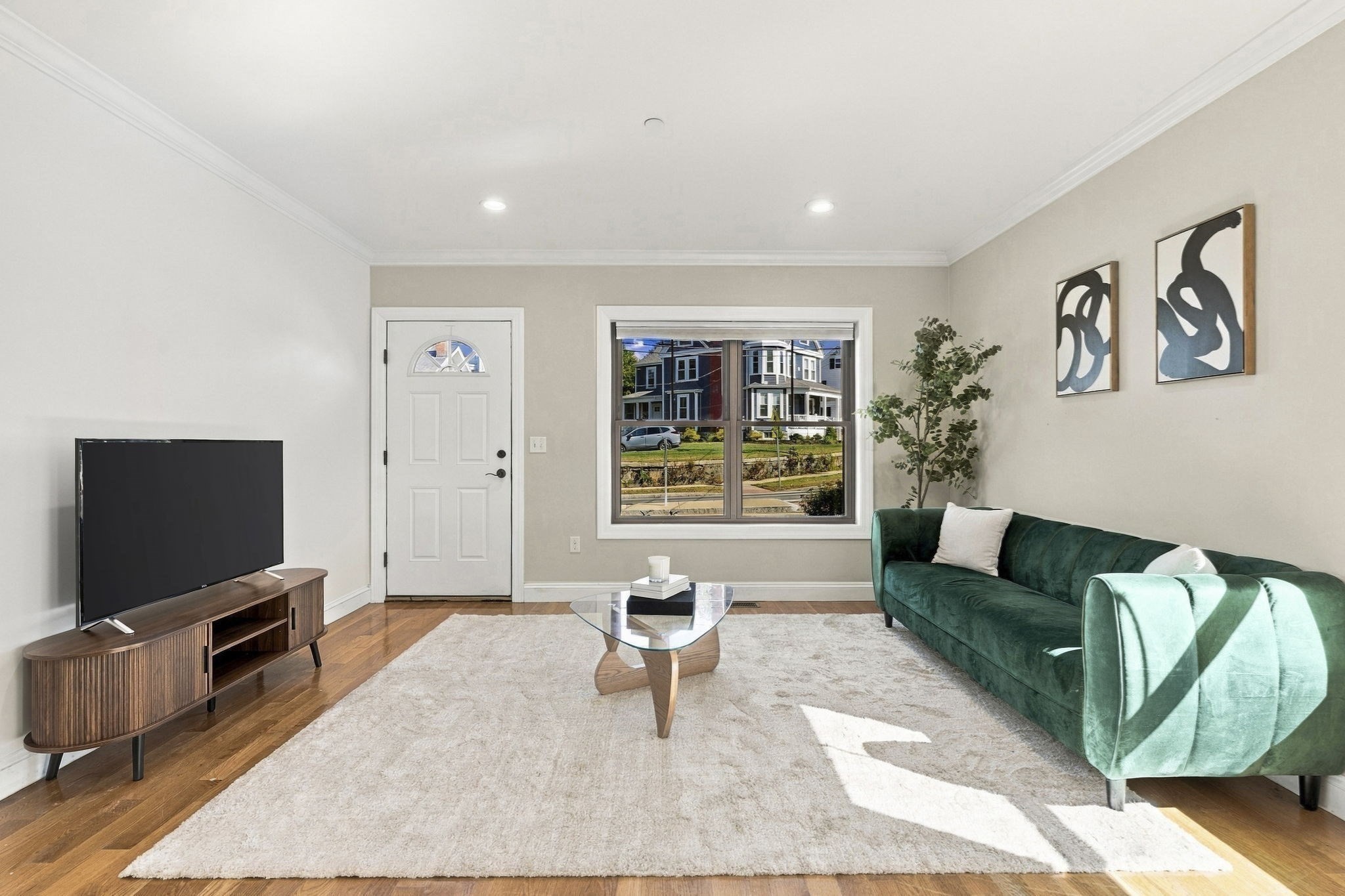160 Green Street # 1 Property Photo 3
