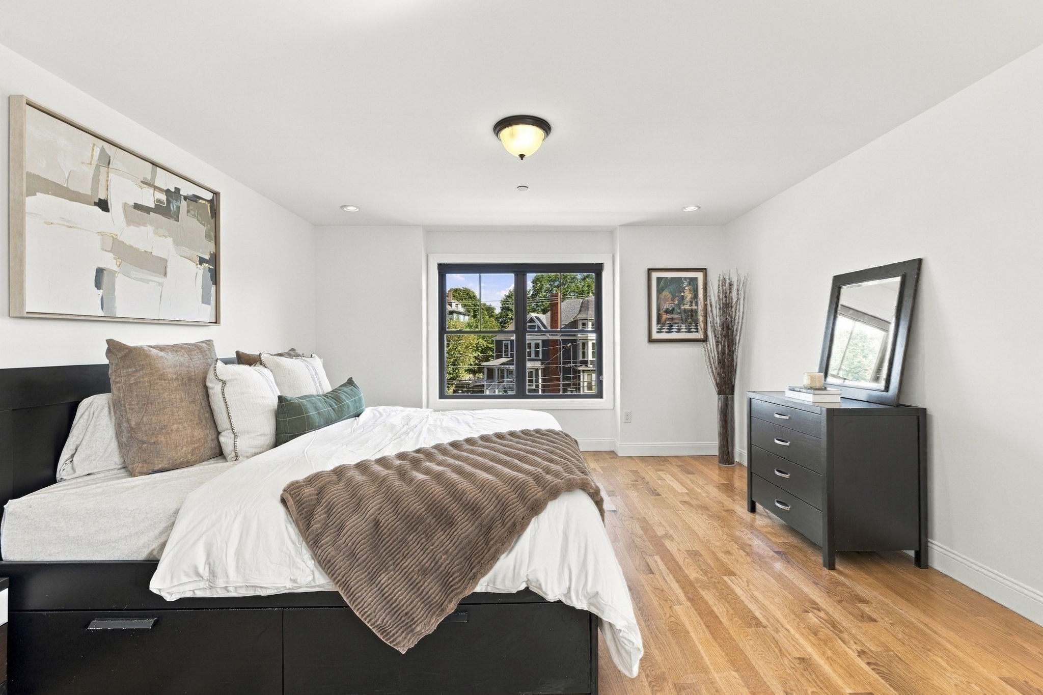 160 Green Street # 1 Property Photo 8