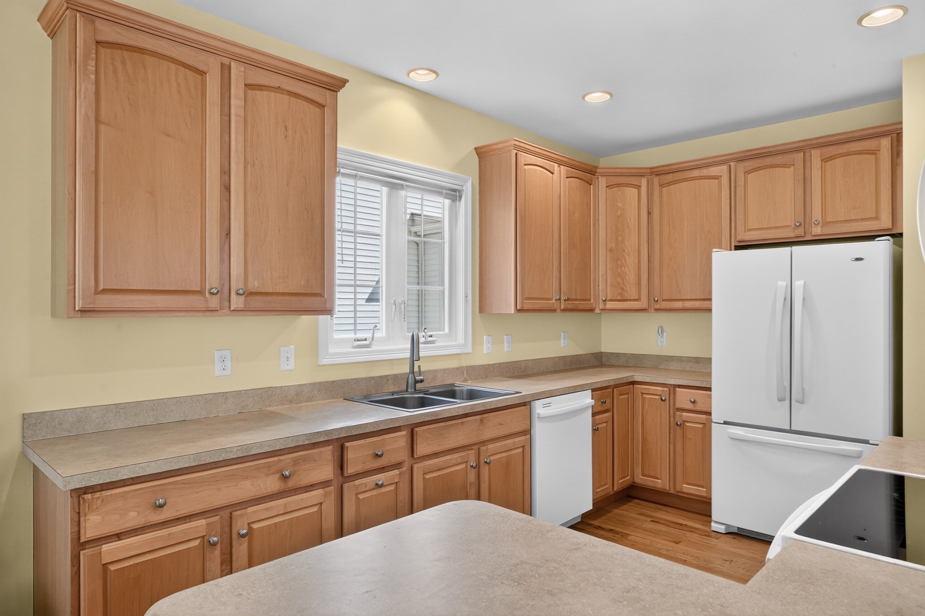 12 Maplewood Property Photo 16