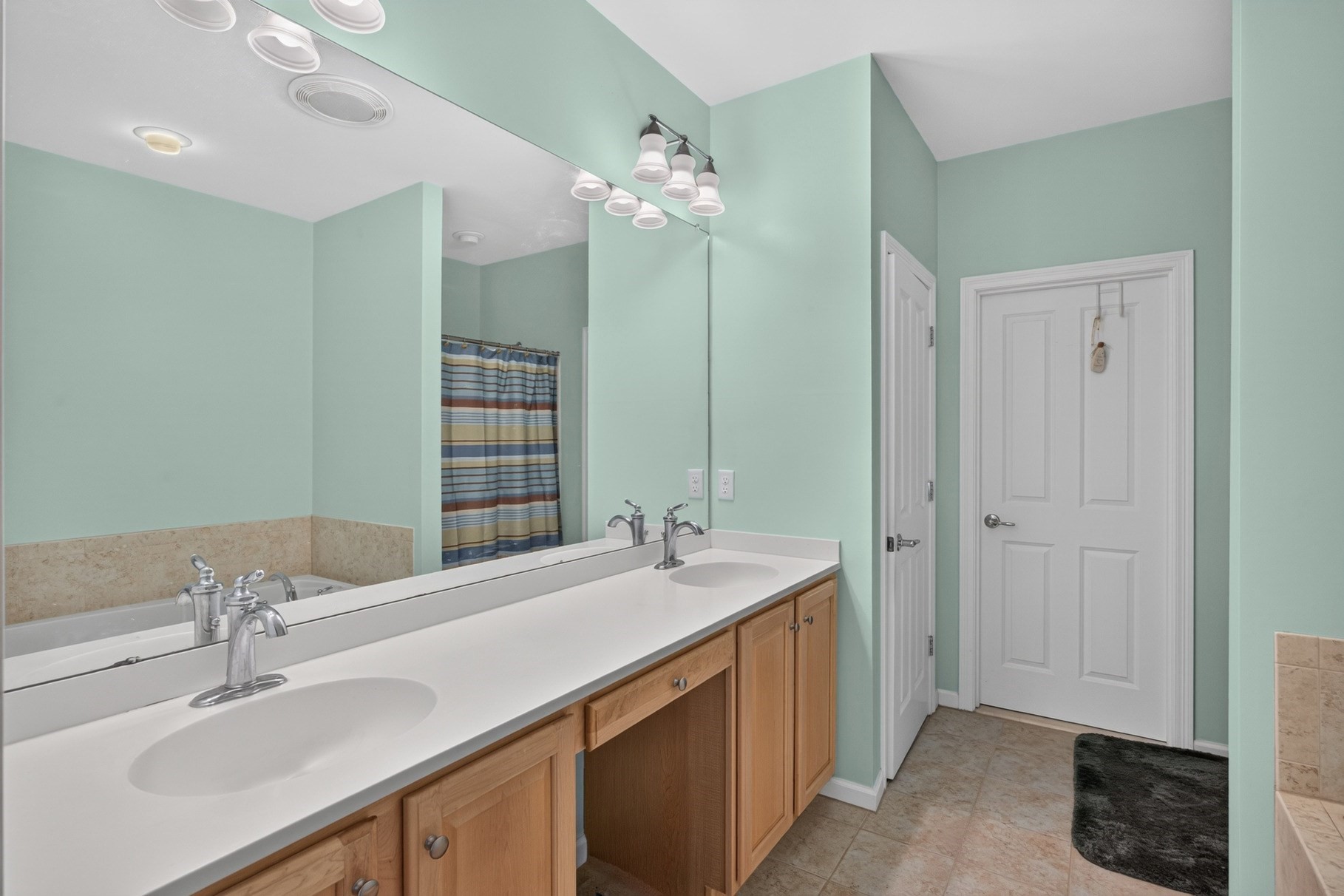 12 Maplewood Property Photo 24