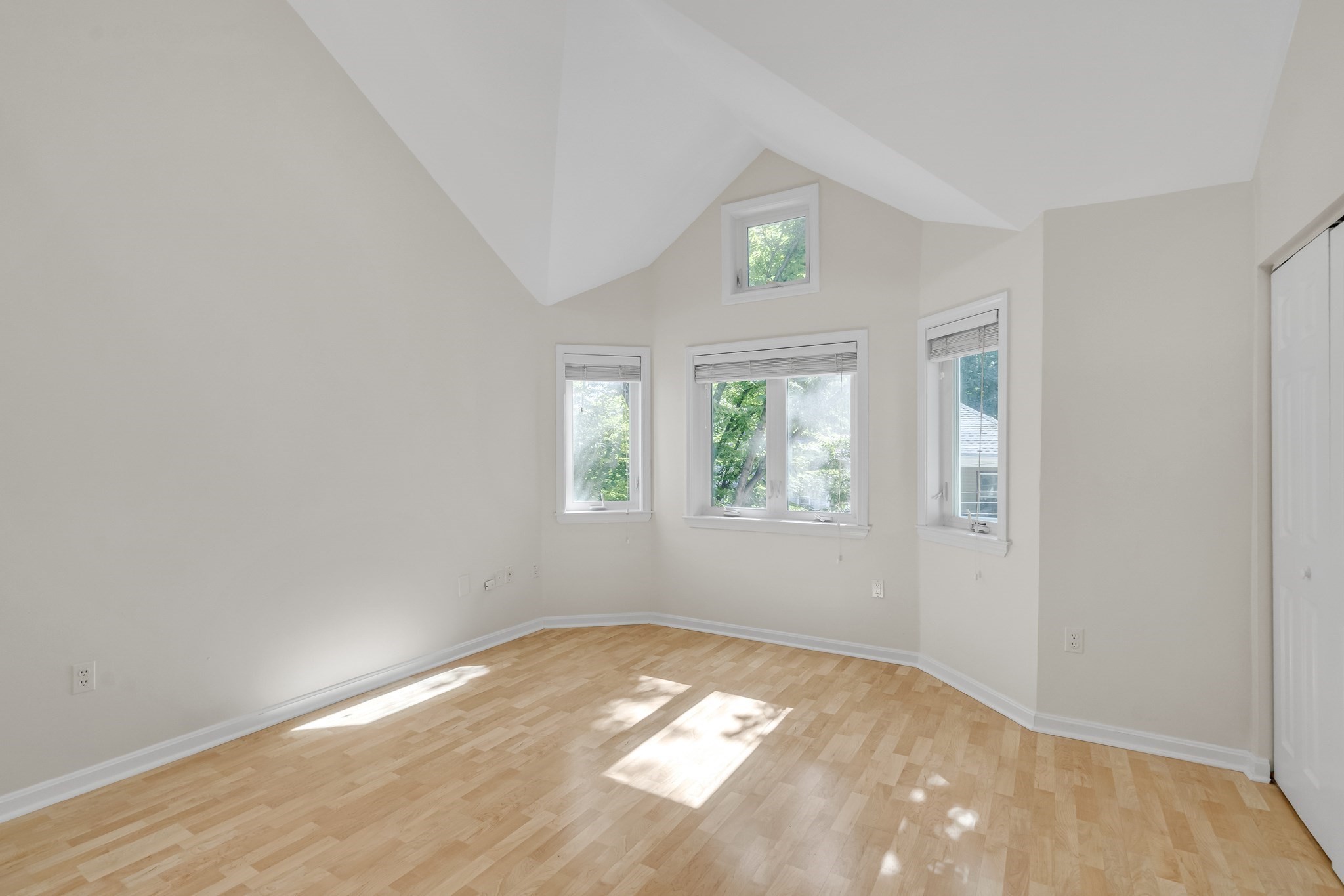 27 Lopez St # 27 Property Photo 33
