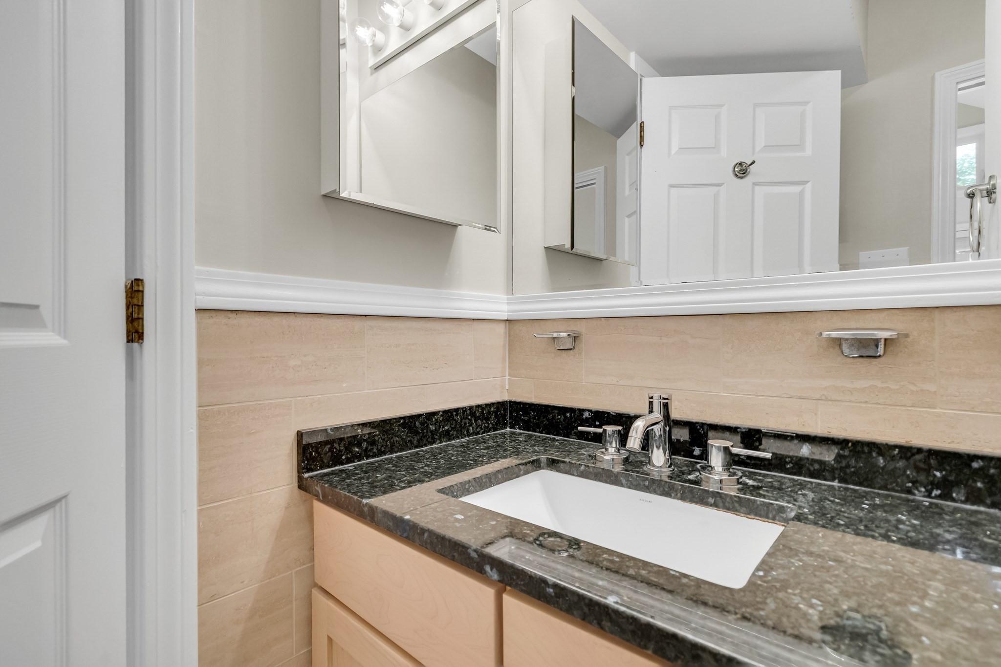 27 Lopez St # 27 Property Photo 37