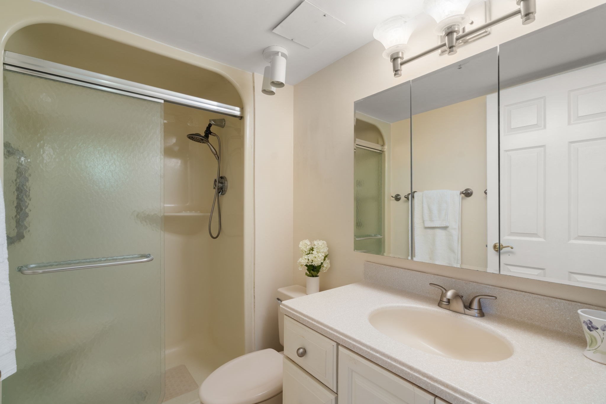 250 Hammond Pond Parkway # 1611n Property Photo 15