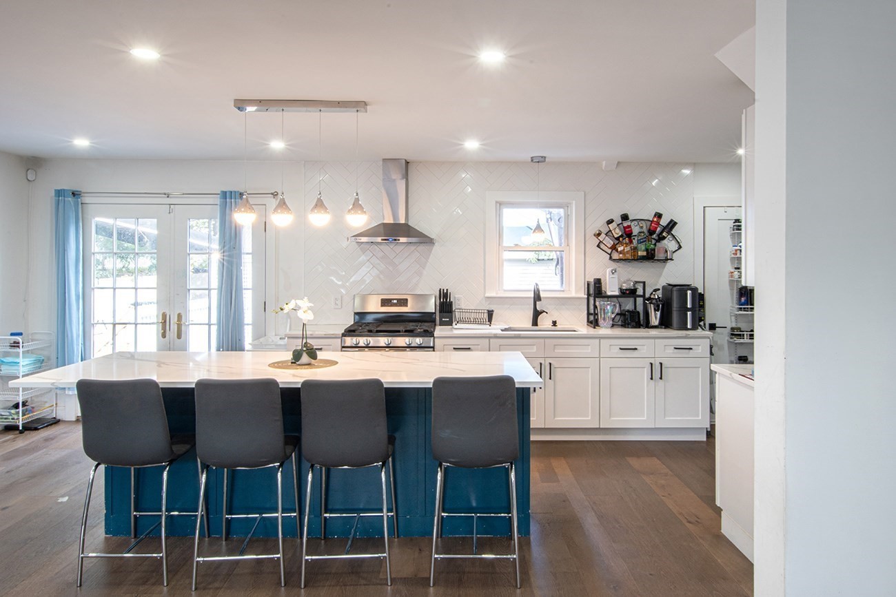 16 Thayer Street Property Photo 1