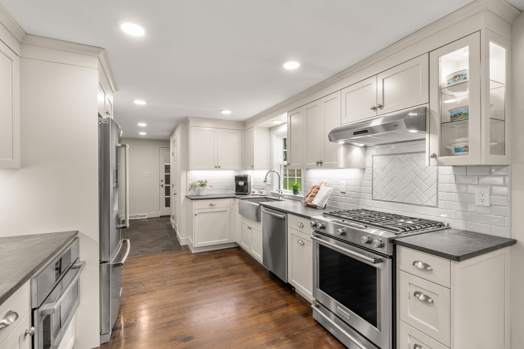 67 Pine Street Property Photo 10