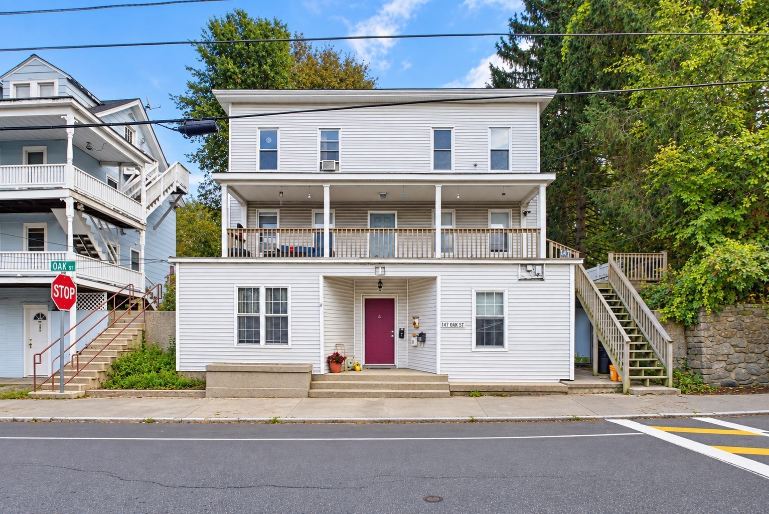 147- 1/2 Oak St Property Photo 1