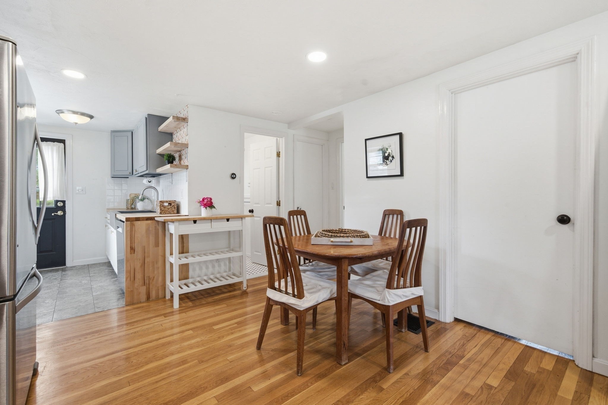 29 Dunn Ave Property Photo 4