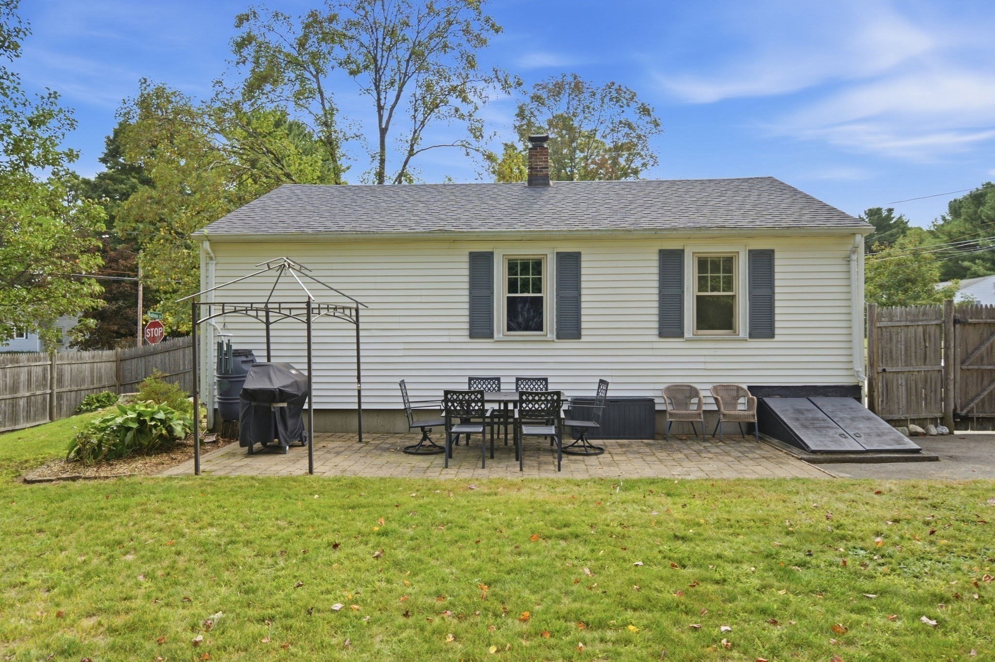 29 Dunn Ave Property Photo 16