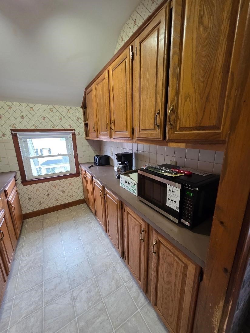 547 Robeson Property Photo 4