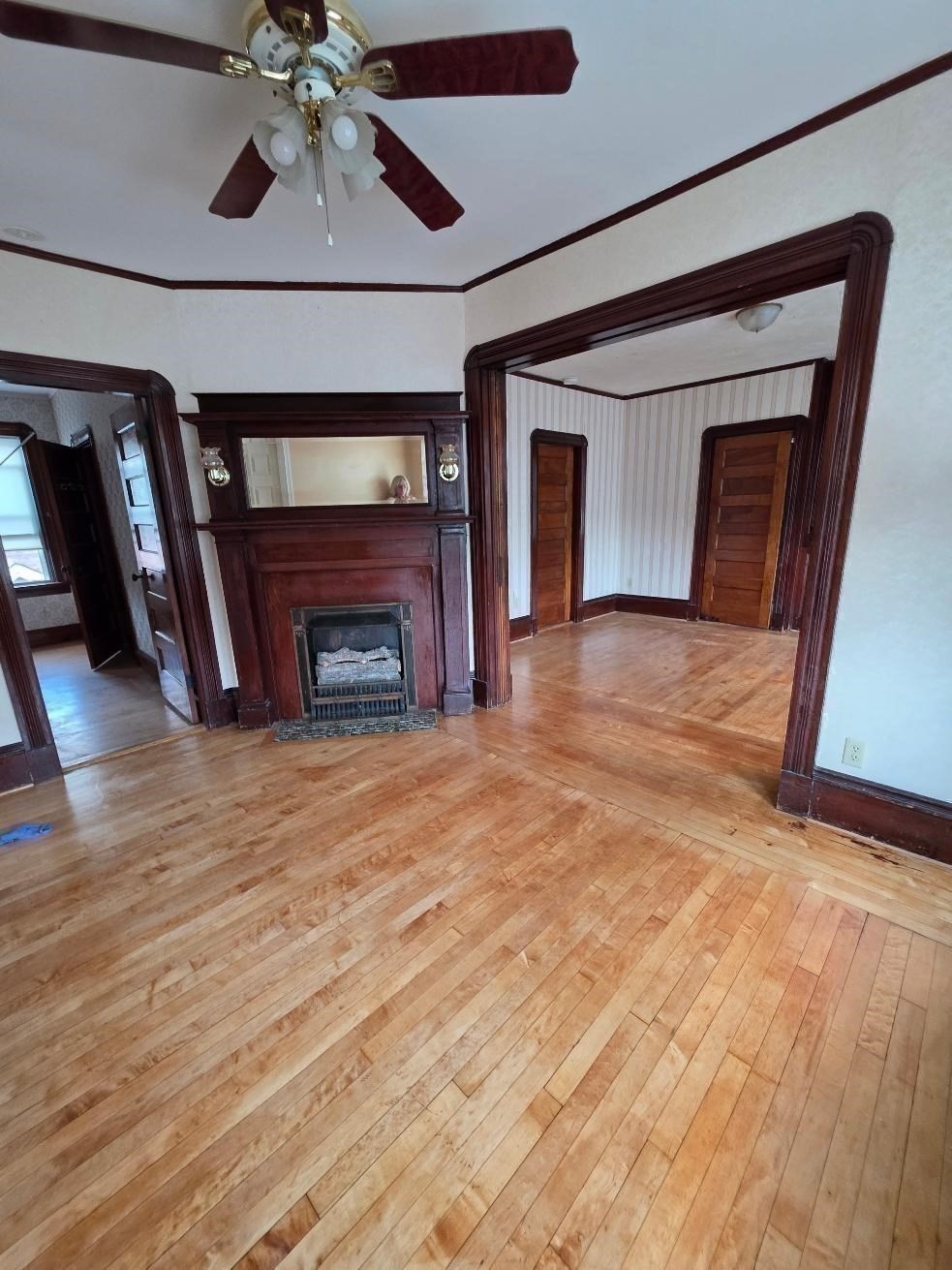 547 Robeson Property Photo 5