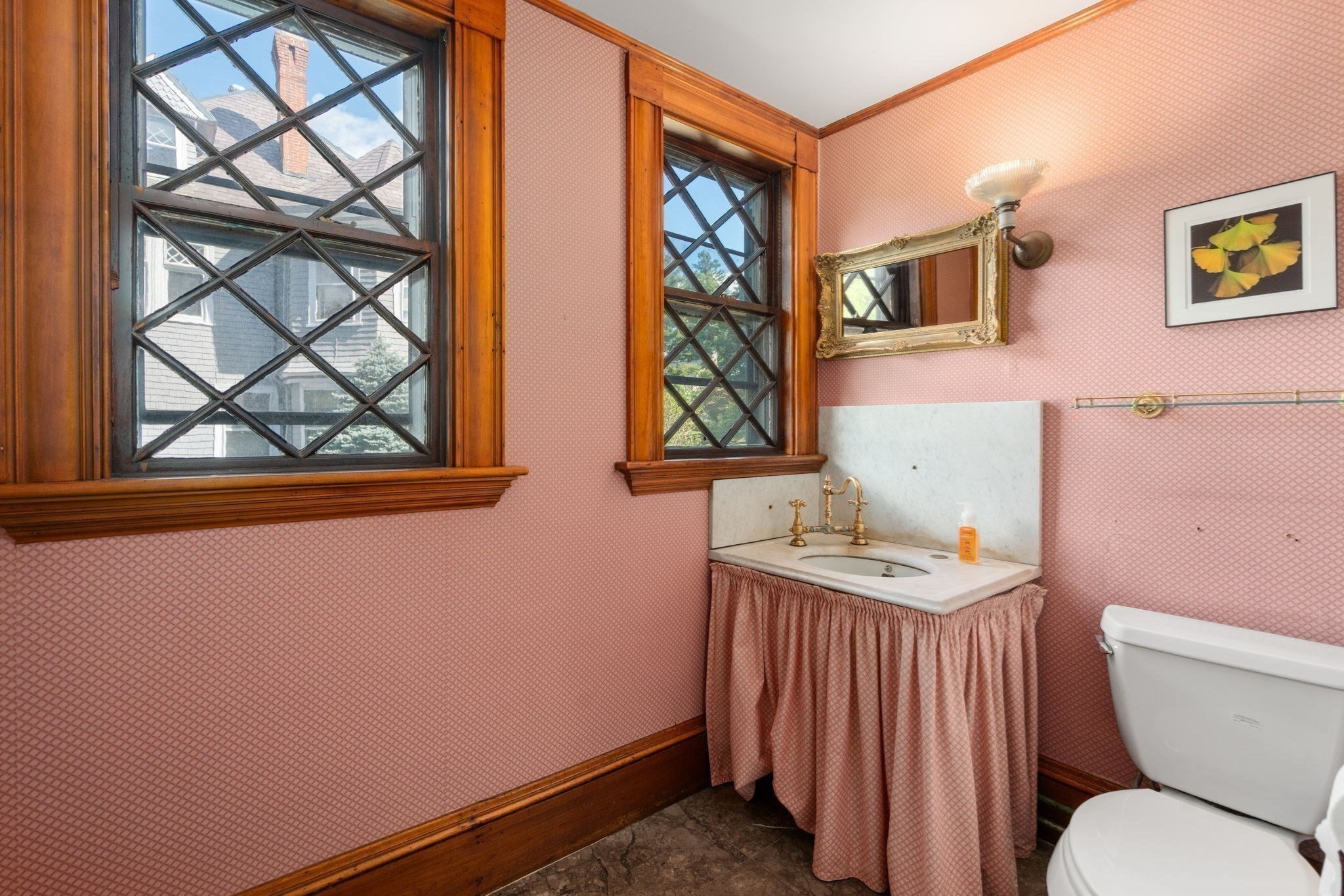 367 Otis St Property Photo 12