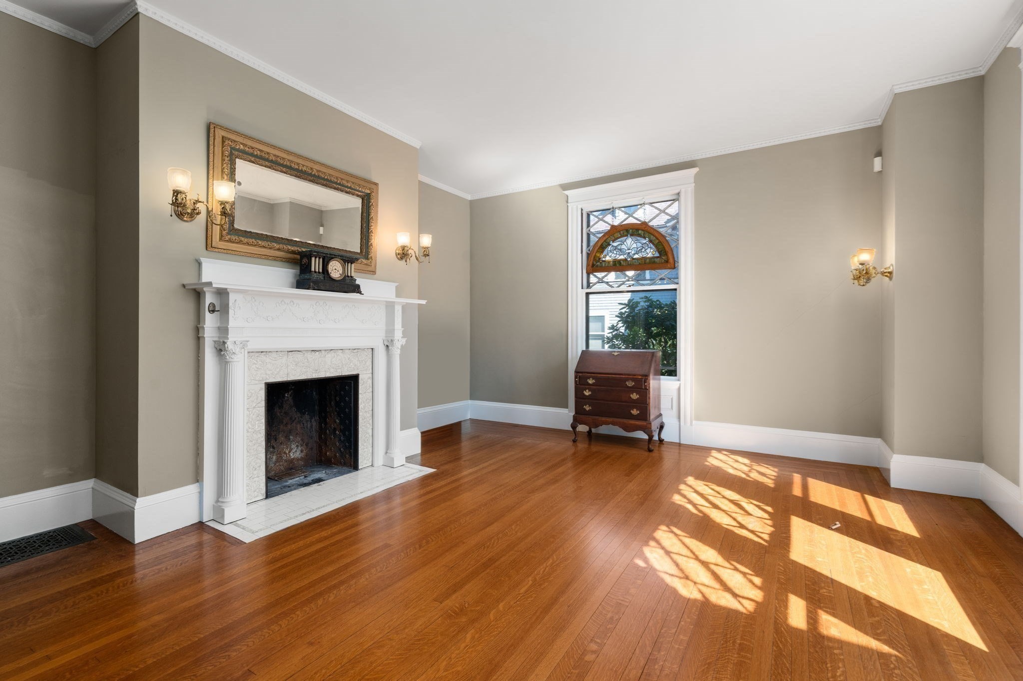 367 Otis St Property Photo 14