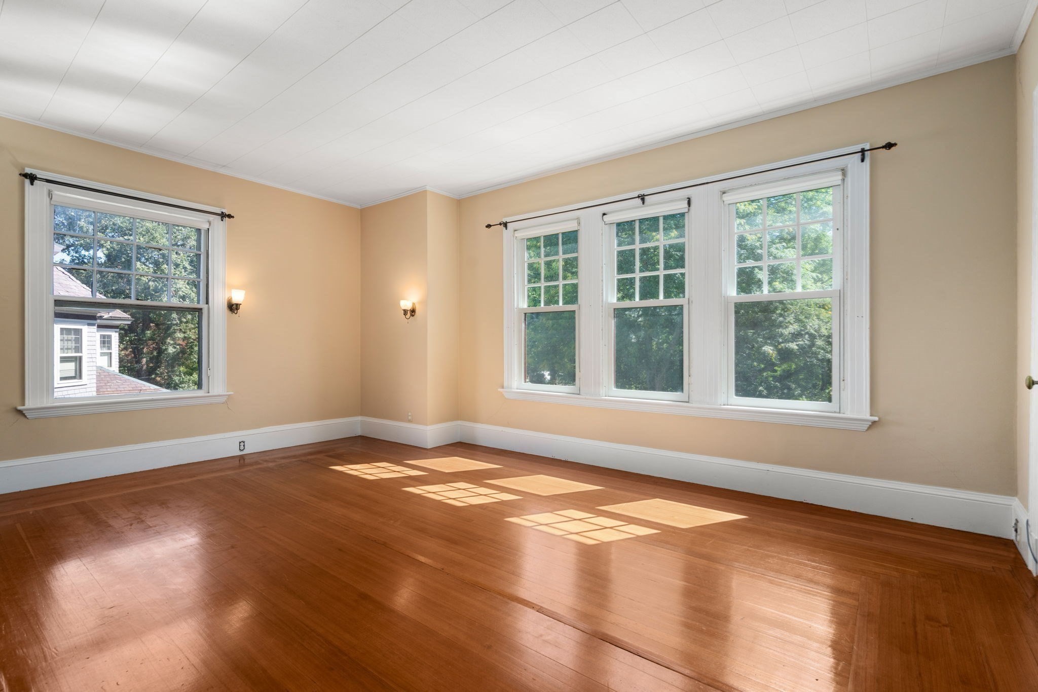 367 Otis St Property Photo 21