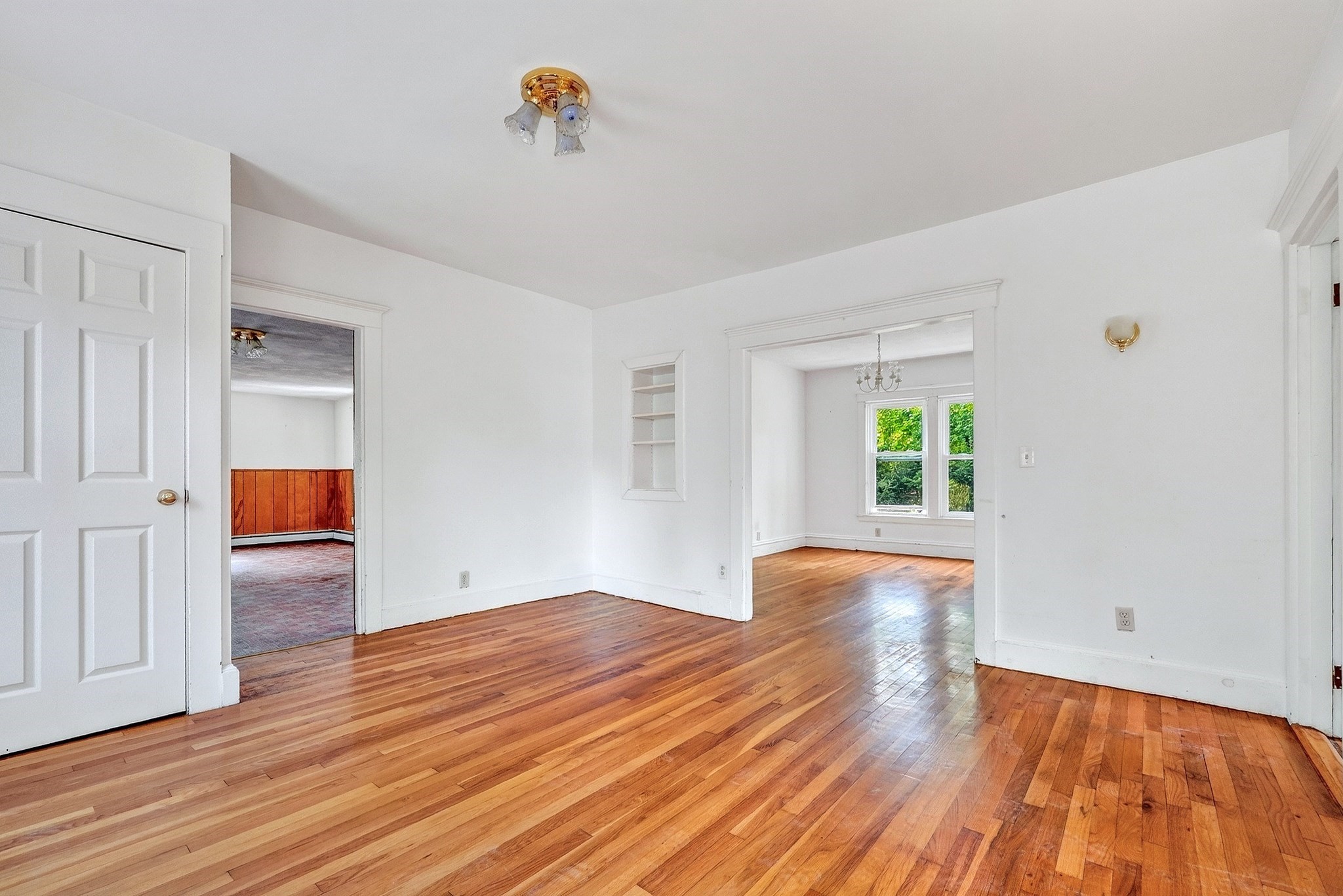 25 Spring St Property Photo 7