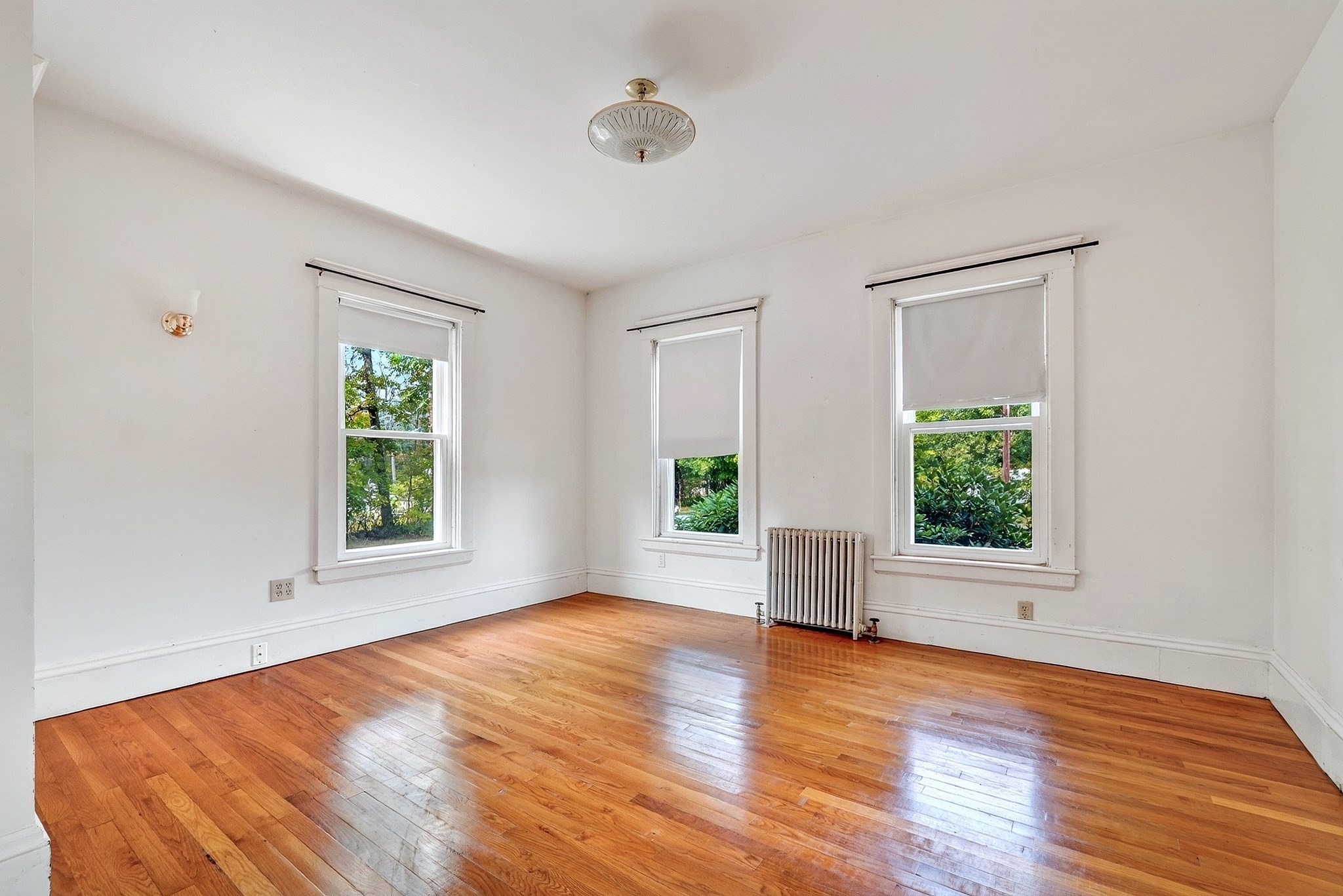 25 Spring St Property Photo 14