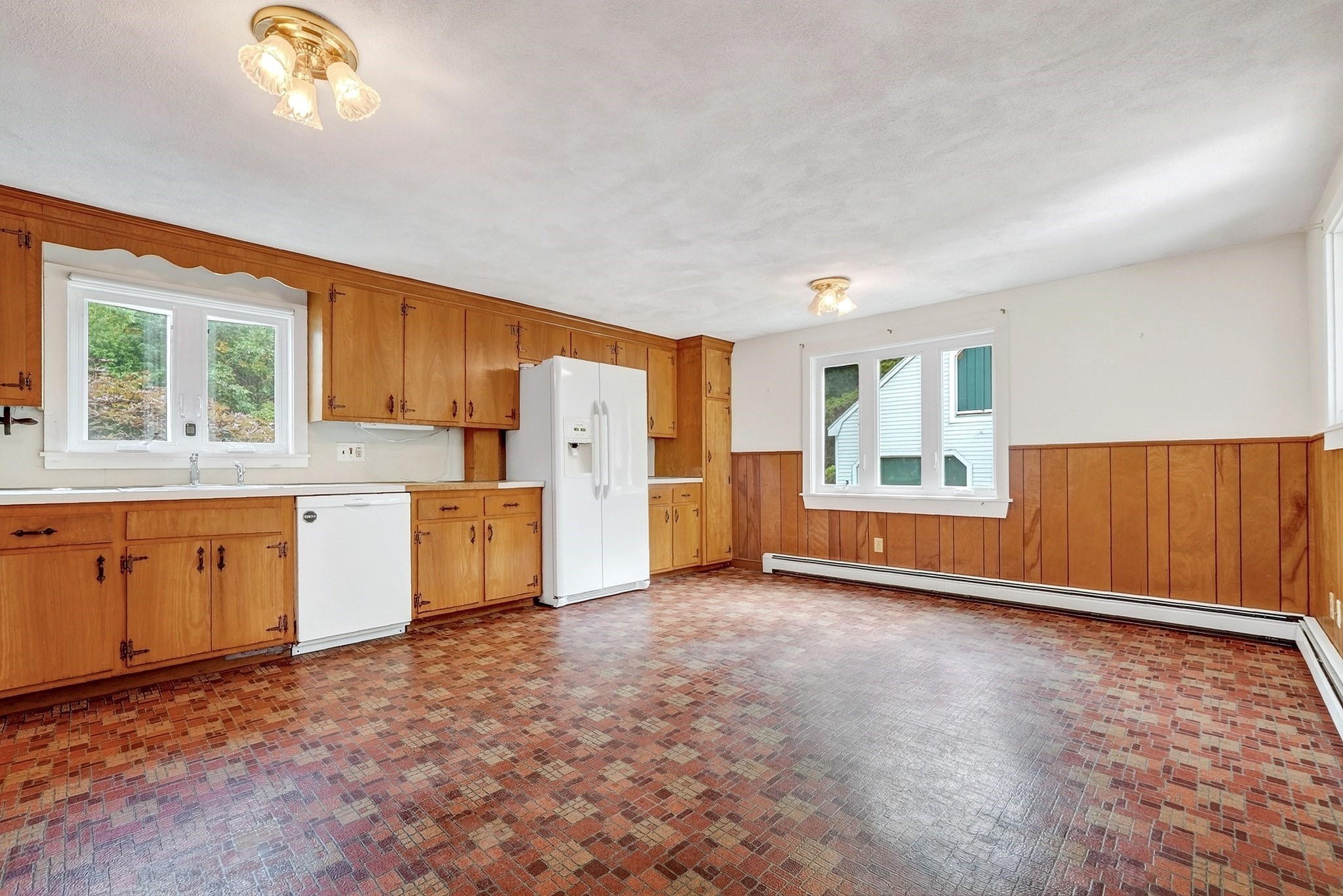 25 Spring St Property Photo 15