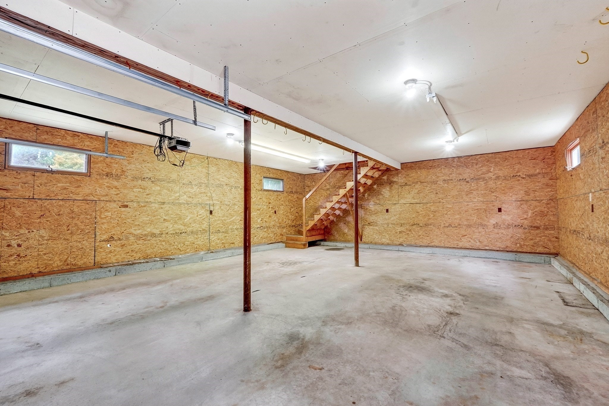 25 Spring St Property Photo 34