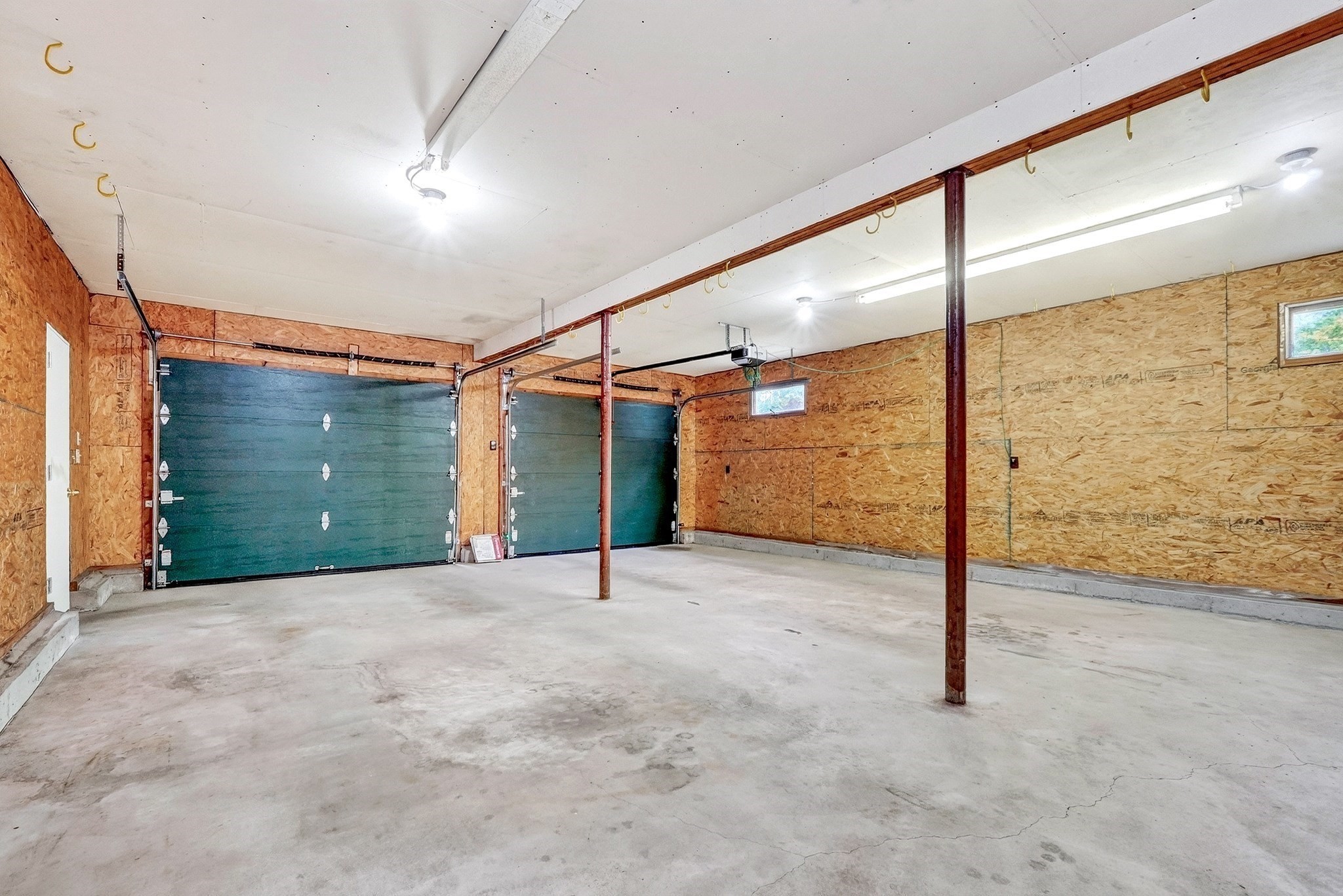 25 Spring St Property Photo 35