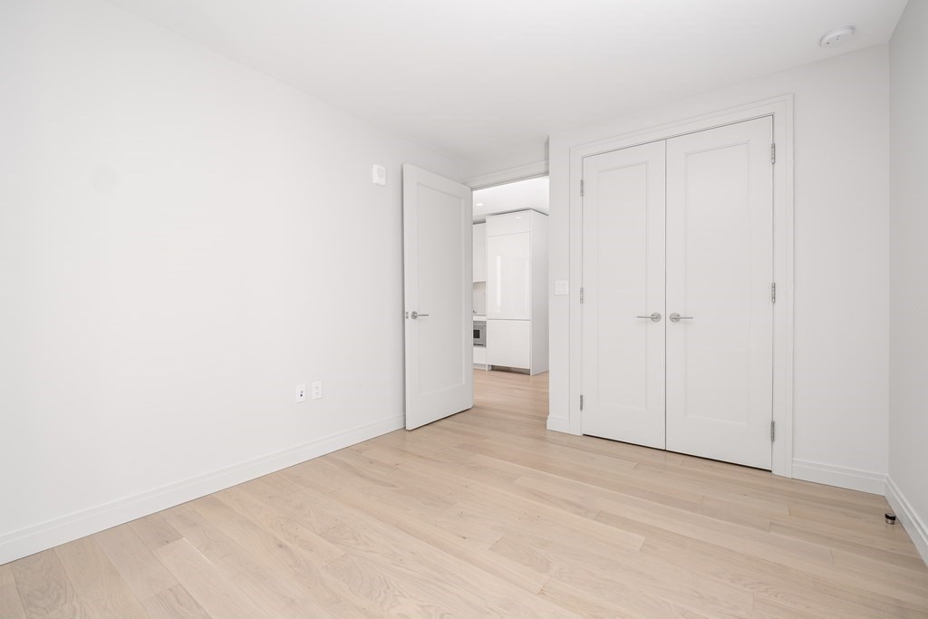 135 Seaport Blvd # 1508 Property Photo 7