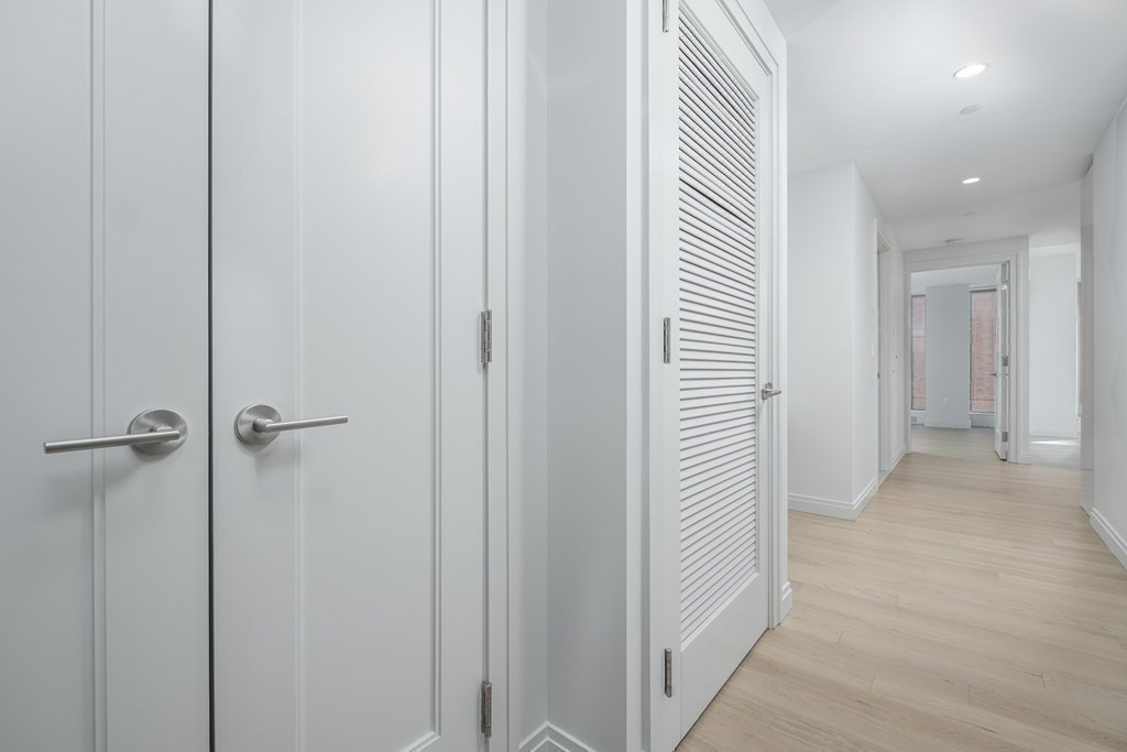 135 Seaport Blvd # 1508 Property Photo 10