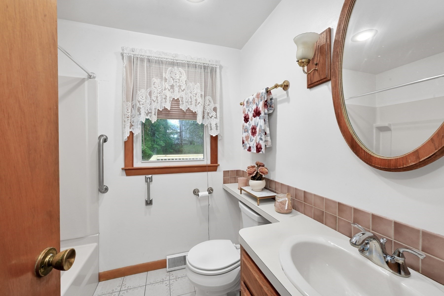 132 Forest St Property Photo 17