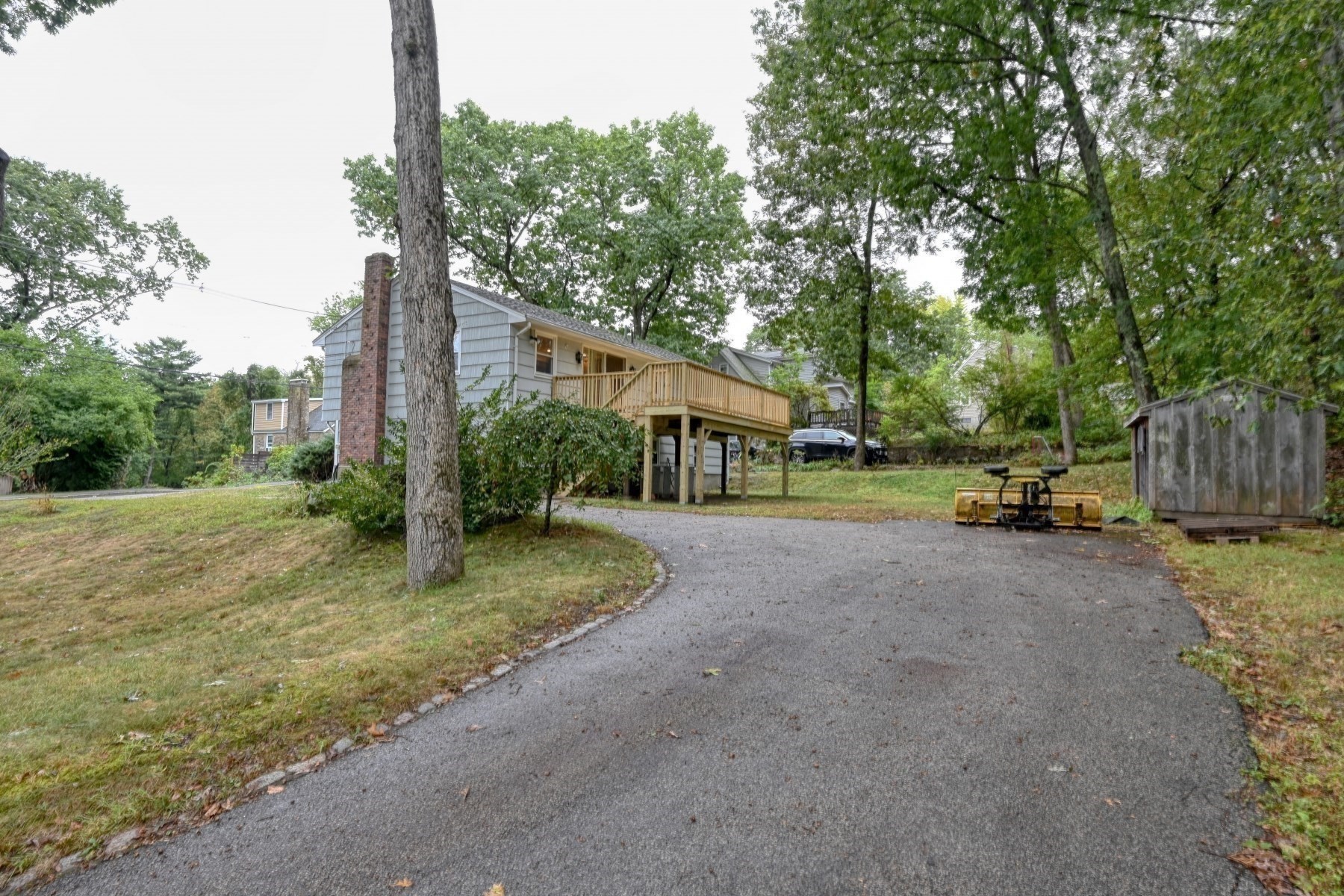132 Forest St Property Photo 28
