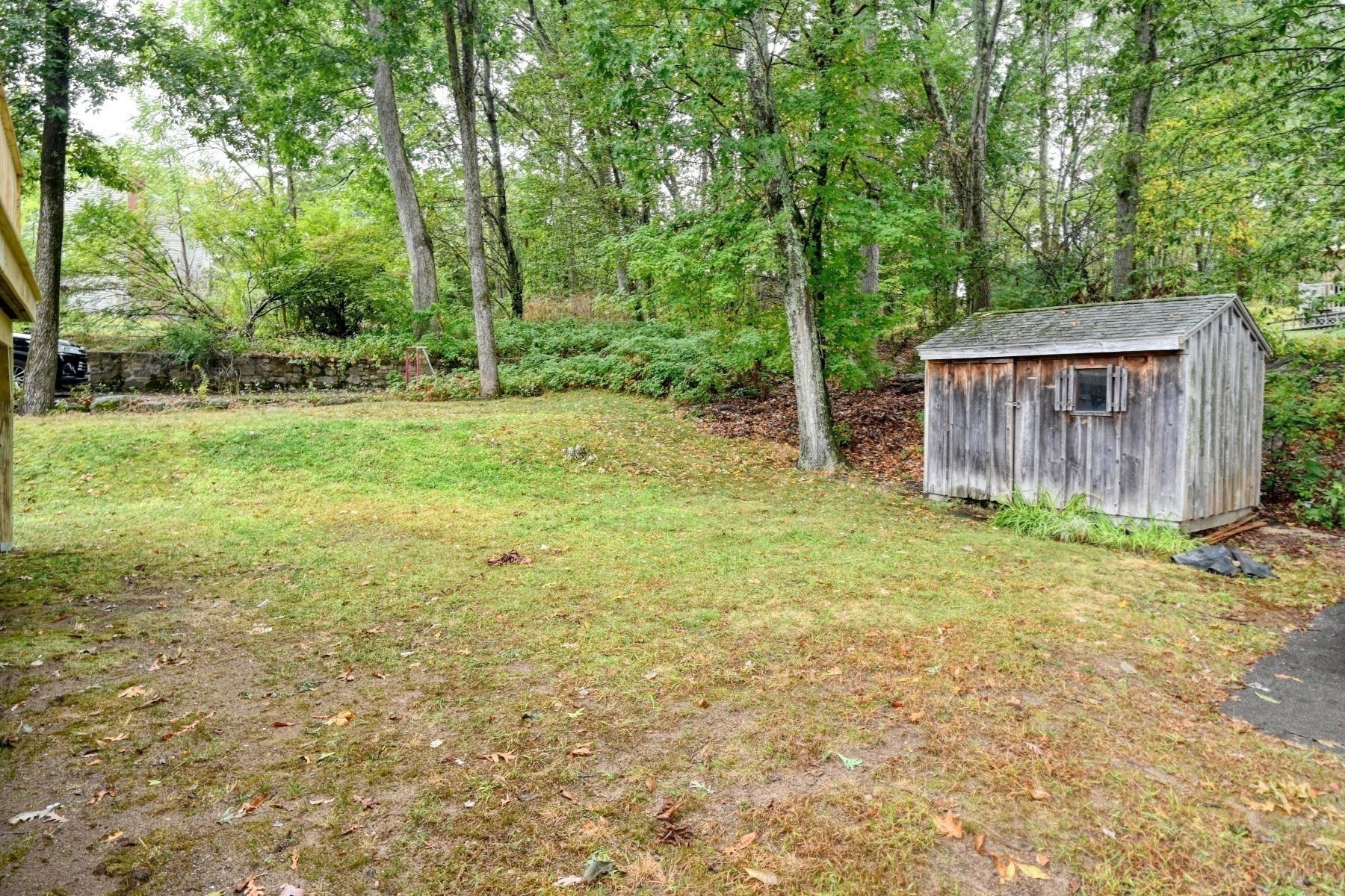 132 Forest St Property Photo 29