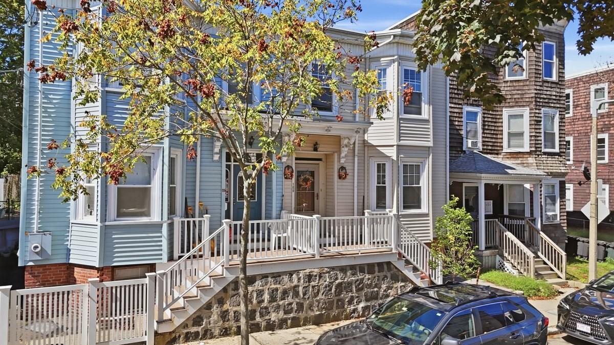 100 Buttonwood St Property Photo 3