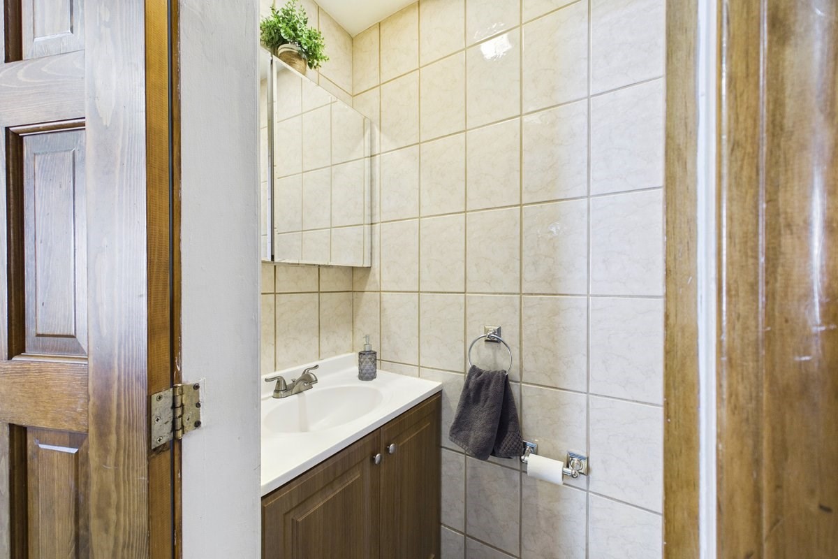 100 Buttonwood St Property Photo 8