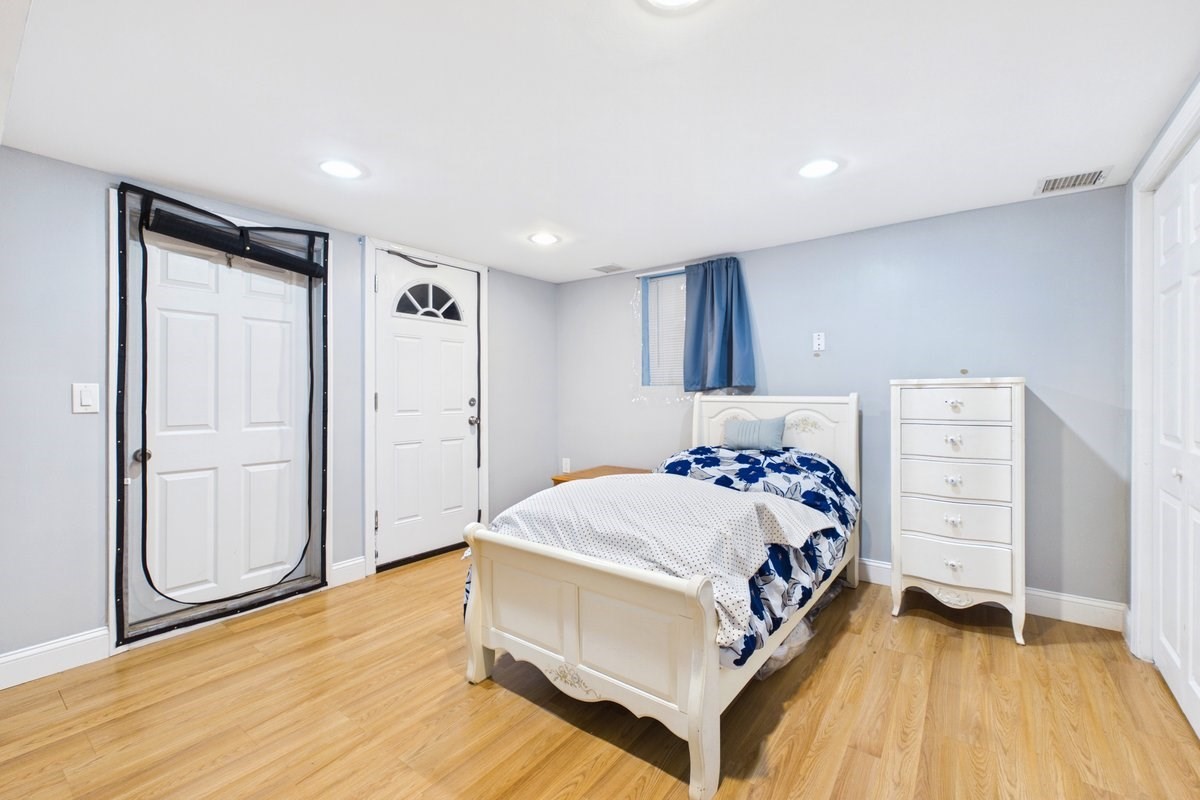 100 Buttonwood St Property Photo 23
