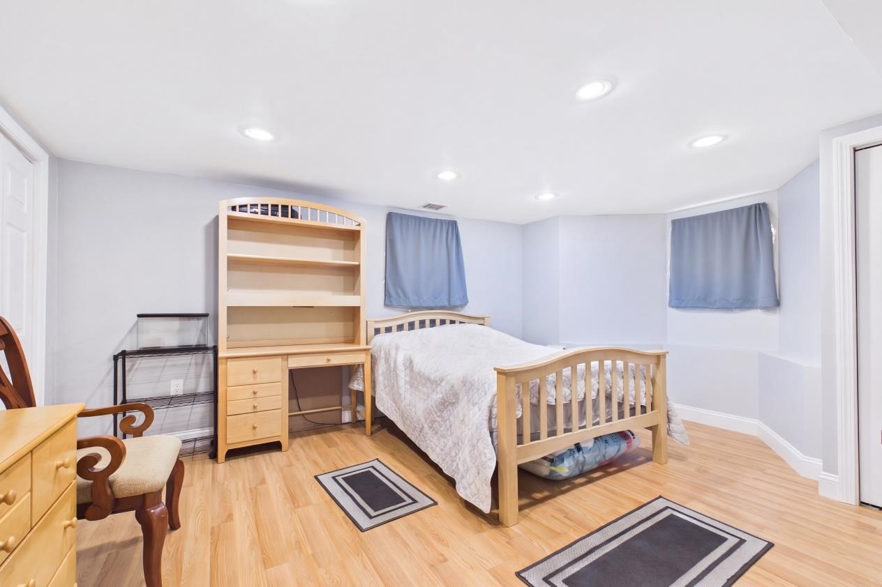 100 Buttonwood St Property Photo 25
