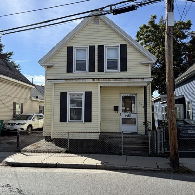 126 W 6th St. Property Photo 1