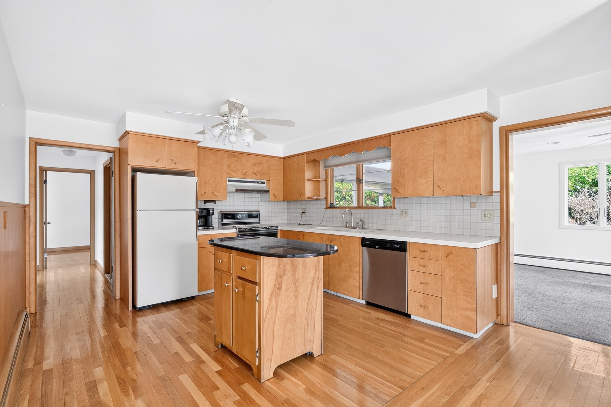 120 Homewood Ave Property Photo 8