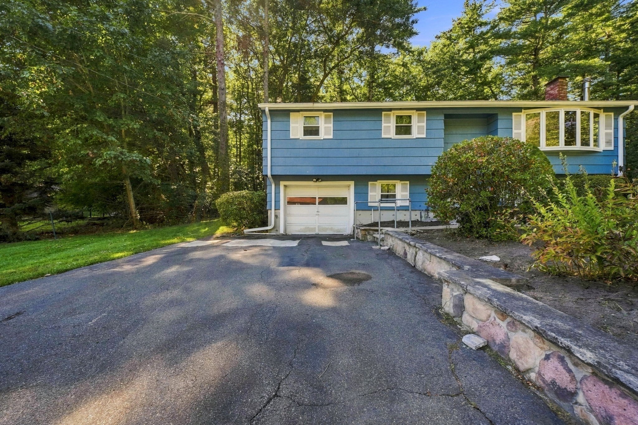 7 Olde Farm Rd Property Photo 2