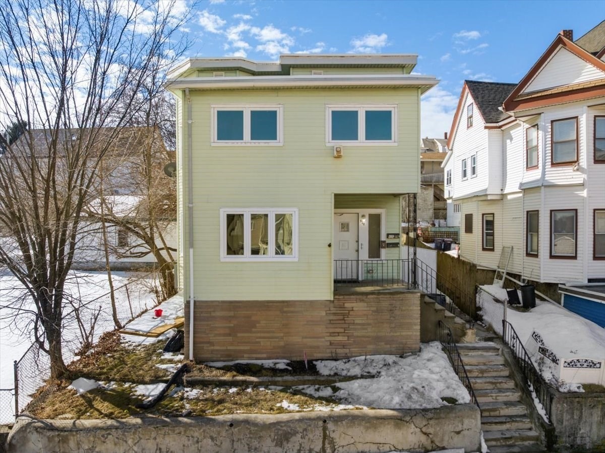 528 Ferry St Property Photo 1