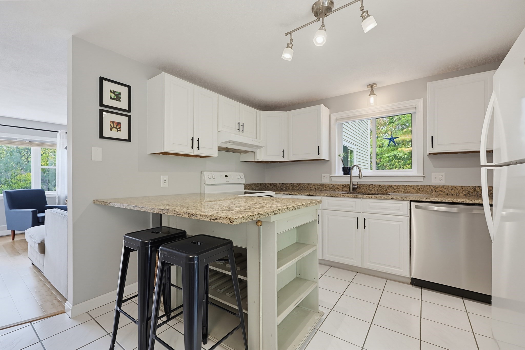 152 E. Bacon St. # D5 Property Photo 8