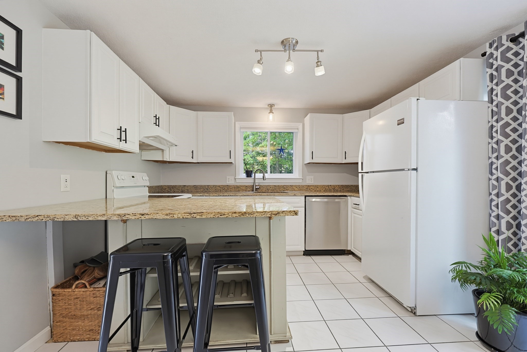 152 E. Bacon St. # D5 Property Photo 9
