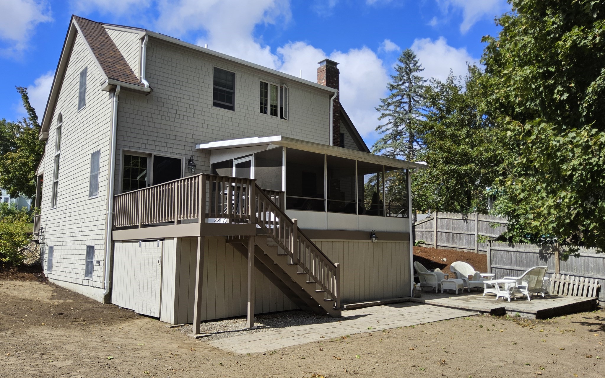 63 Pleasant St Property Photo 4