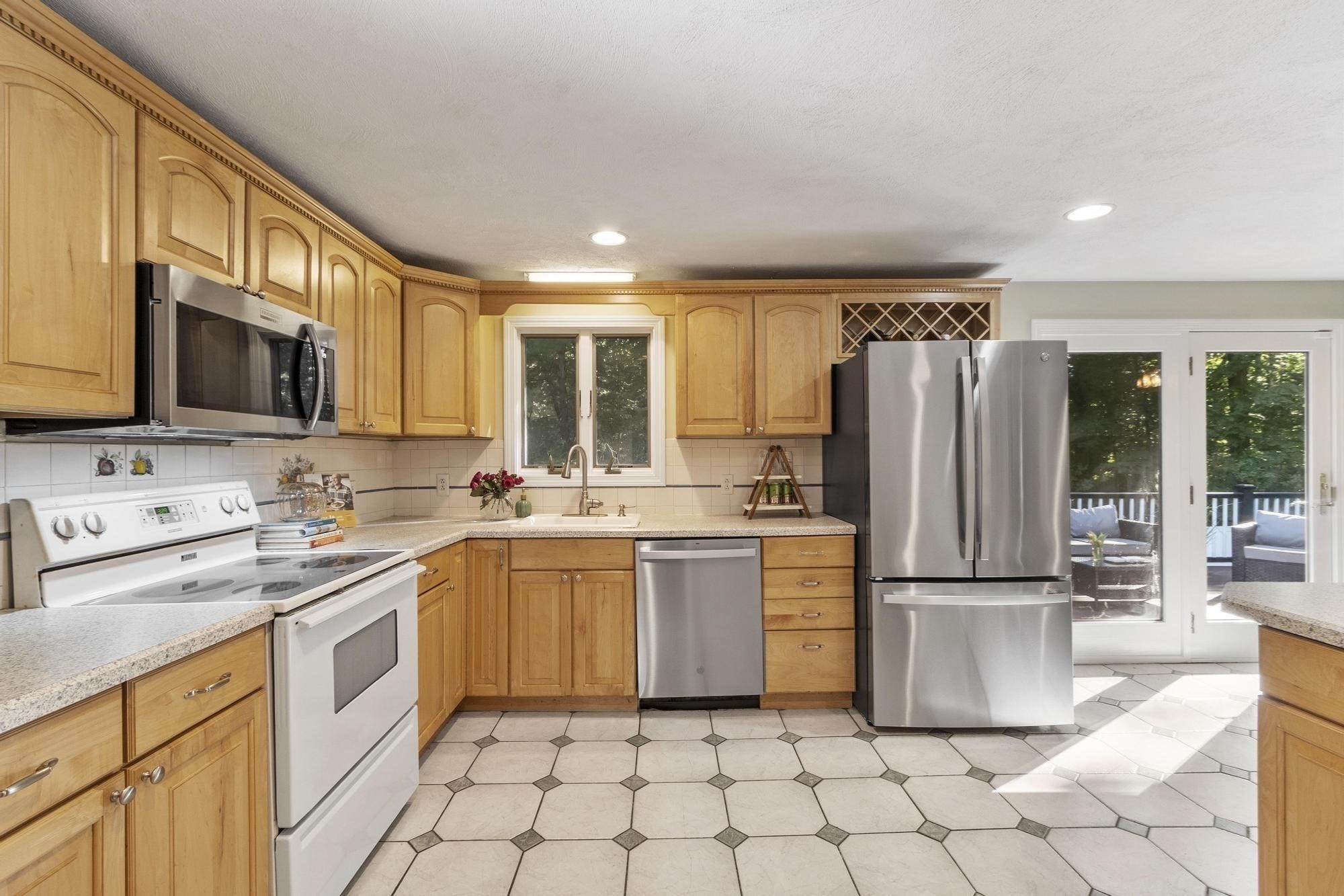 405 Salem Street Property Photo 11