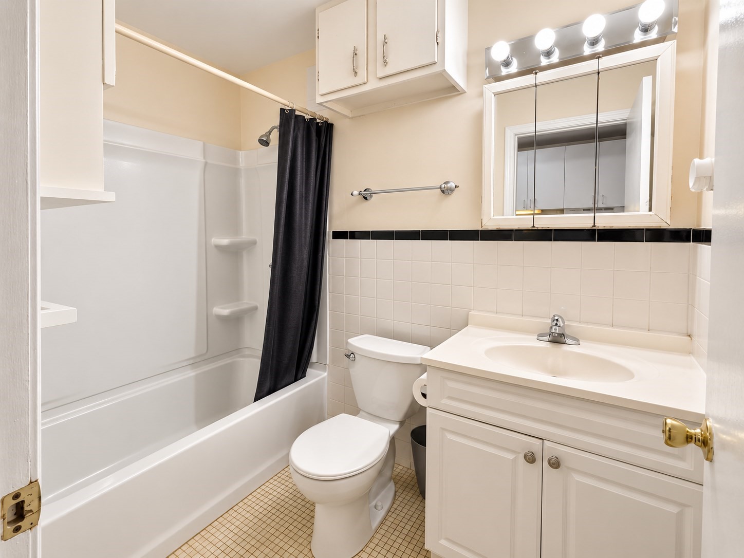 6 Venice St # F2 Property Photo 3