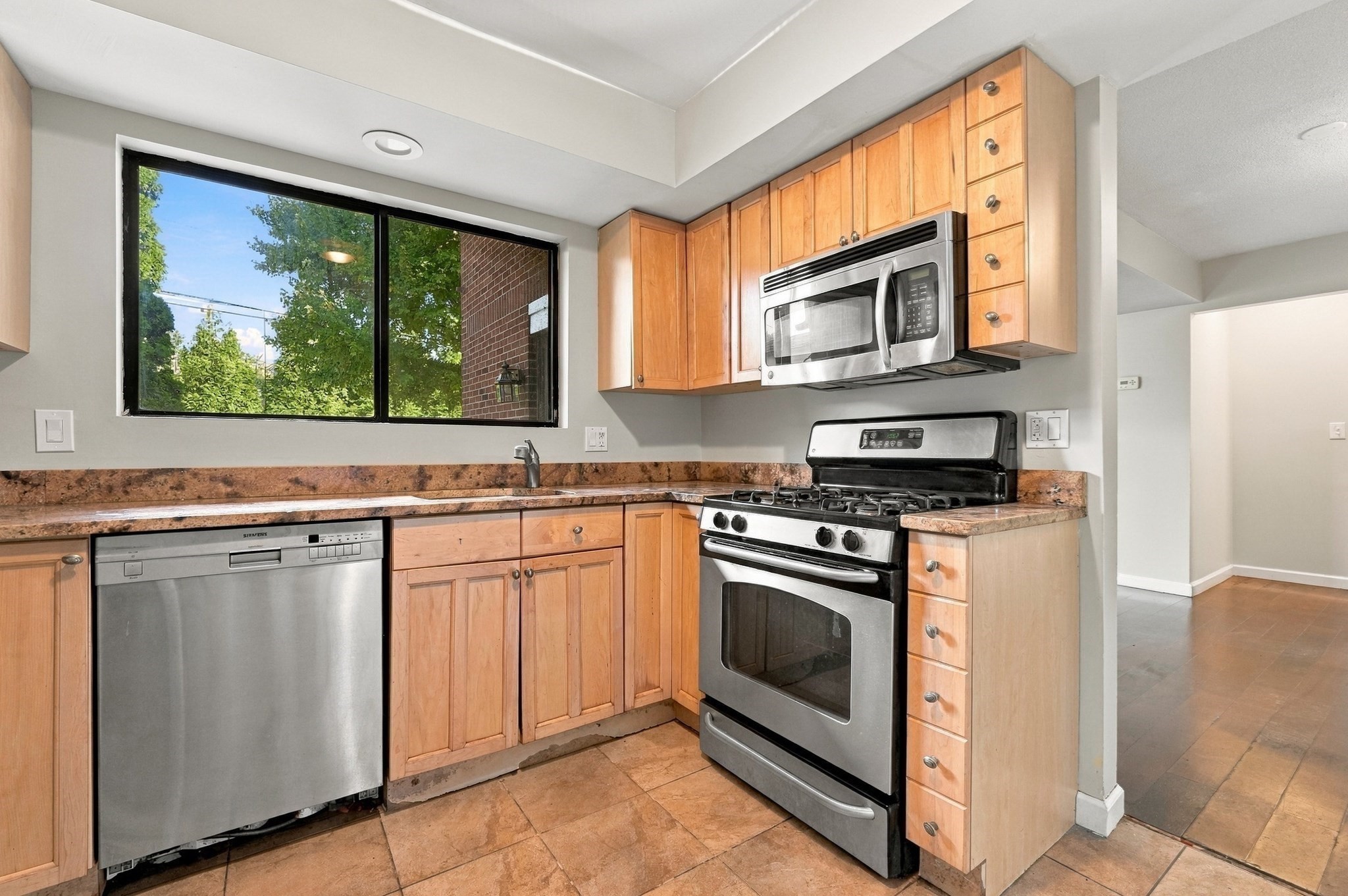 88 Bailey St # 88 Property Photo 4
