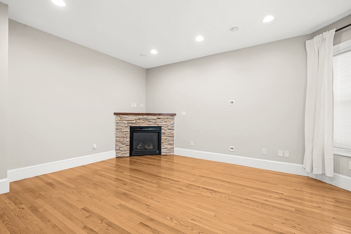 12 I St # 1 Property Photo 6