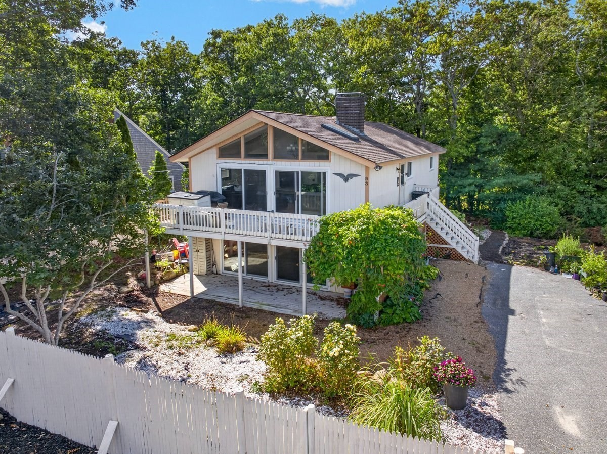 93 Shore Drive Property Photo 2