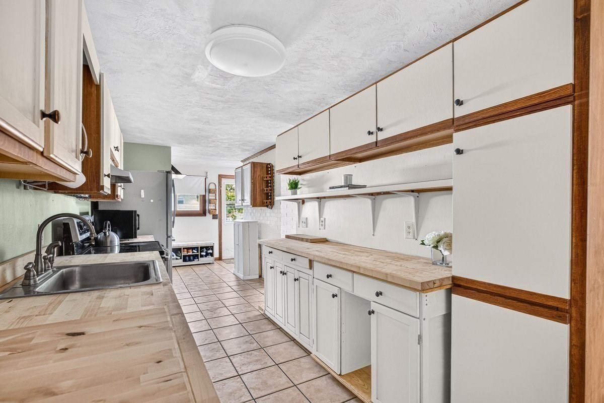 93 Shore Drive Property Photo 11