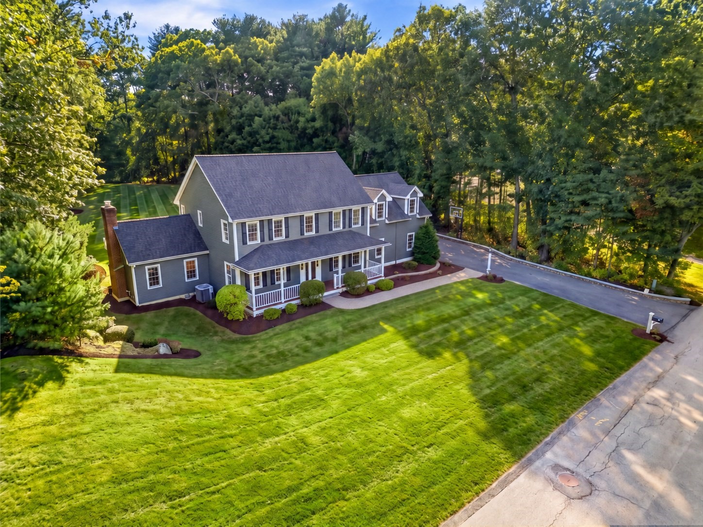 135 Candlestick Rd Property Photo 1