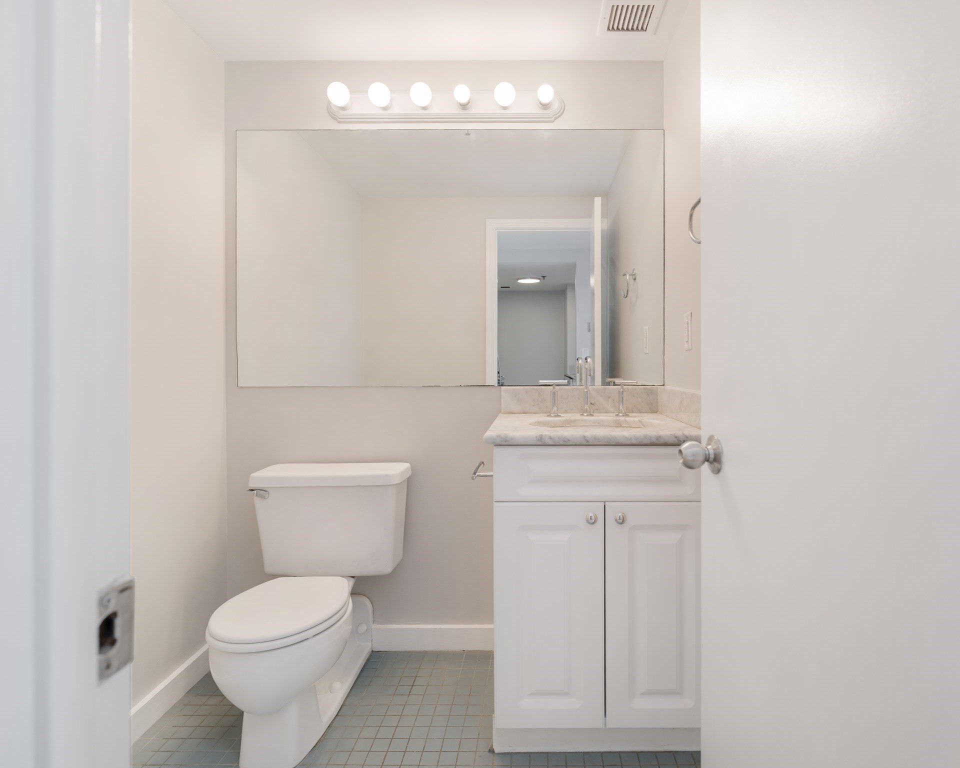 15 N Beacon St # 1012 Property Photo 8